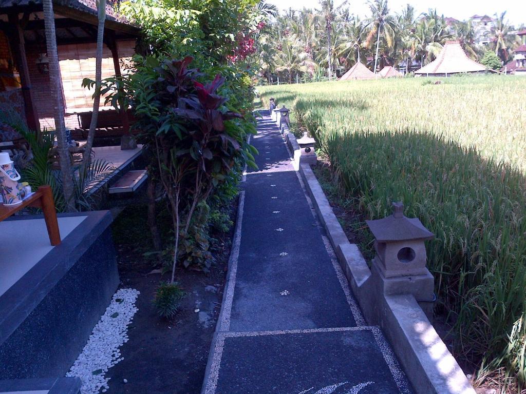 Puji Hostel And Bungalow Ubud Экстерьер фото